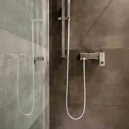 Apartment H-85 Level 5/10 *