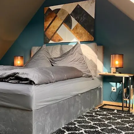 H-85 Level 5/10 Apartment